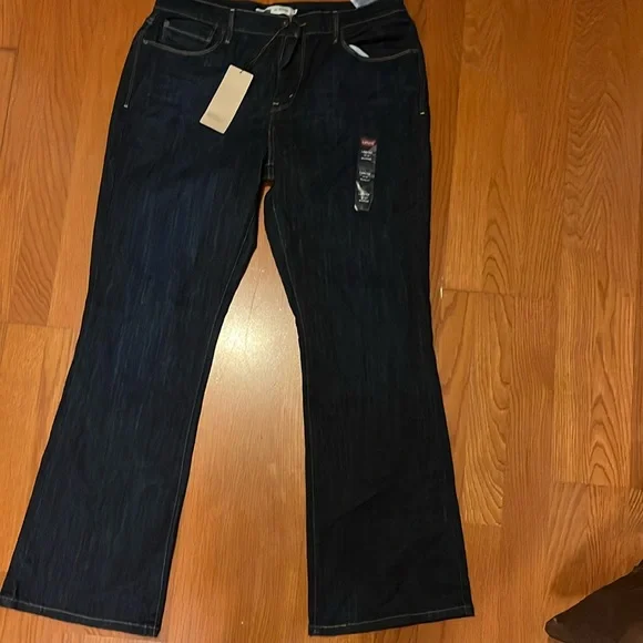 NWT Levi’s Jeans - Picture 1 of 5